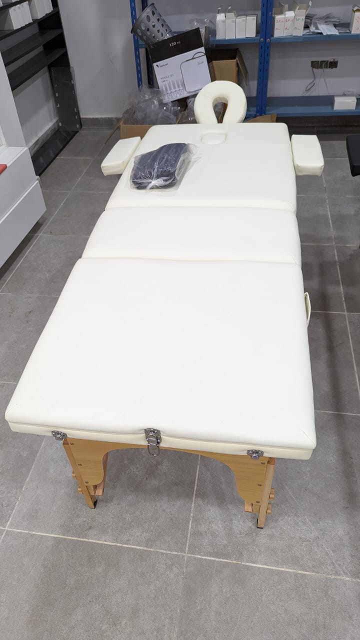 Lit de beauté pliant 180 cm longueur 60 cm largeur Tables  de Massage Spa portables professionnelles pliables avec sac  سرير تجميل قابل للطي بطول 180 سنتيمتر وعرض 60 سنتيمتر طاولات  تدليك سبا محمولة احترافية قابلة للطي مع حقيبة أثاث صالون خشبي