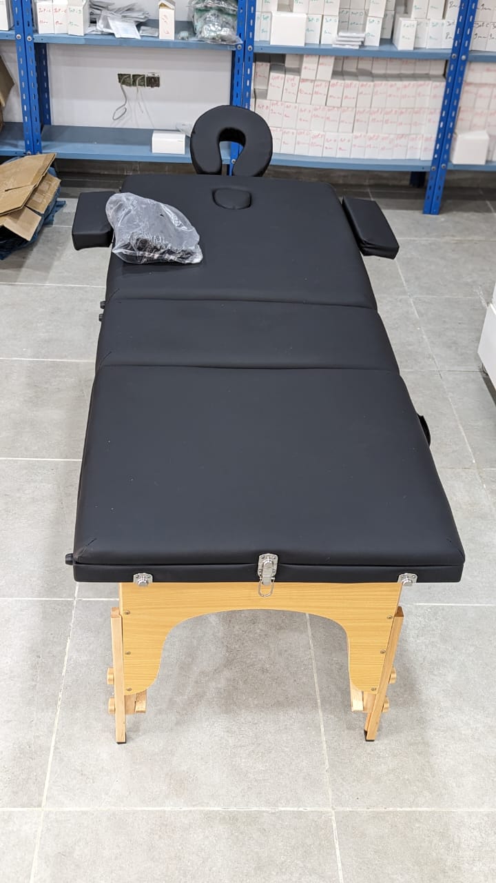 Lit de beauté pliant 180 cm longueur 60 cm largeur Tables  de Massage Spa portables professionnelles pliables avec sac  سرير تجميل قابل للطي بطول 180 سنتيمتر وعرض 60 سنتيمتر طاولات  تدليك سبا محمولة احترافية قابلة للطي مع حقيبة أثاث صالون خشبي